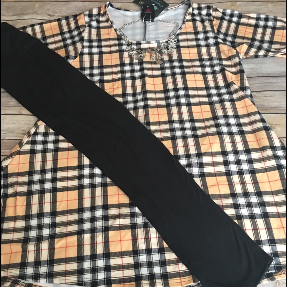 2 pc Outfit and 2 pc jewelry set